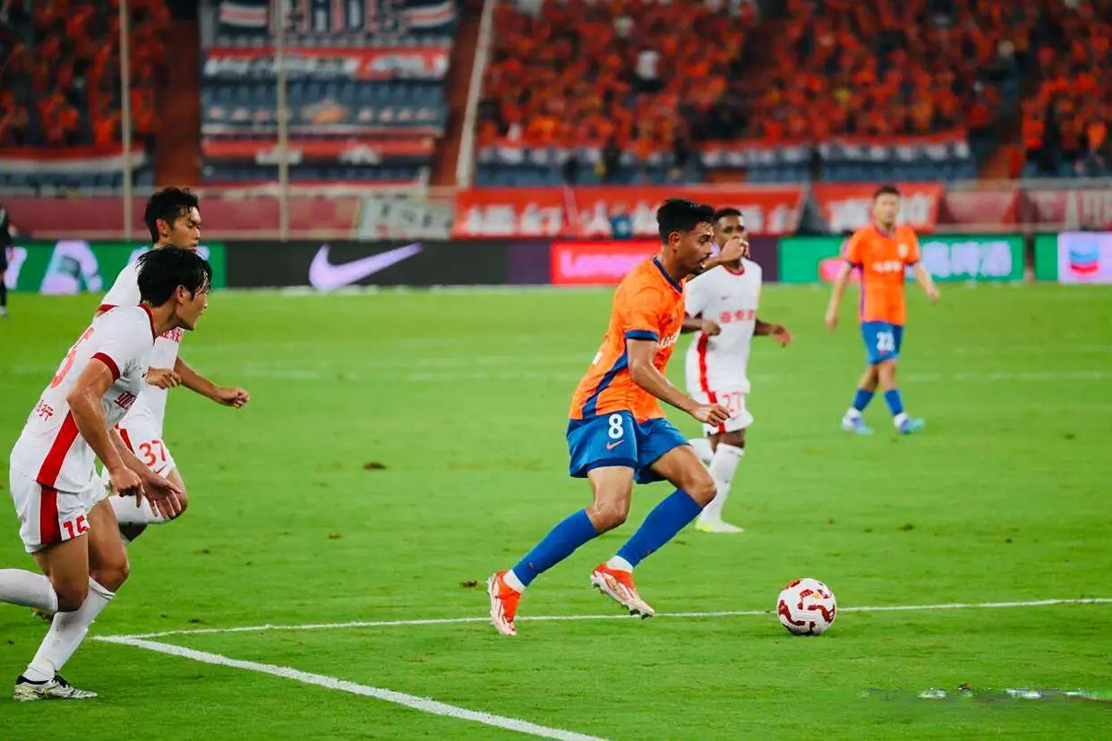 泽卡受到伤, 腰位置的主, 距离第一的