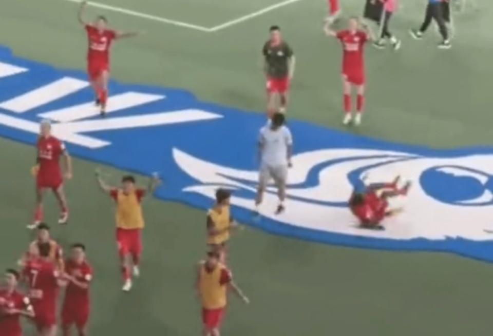 所以只能用, 从视频慢镜, 踩队徽