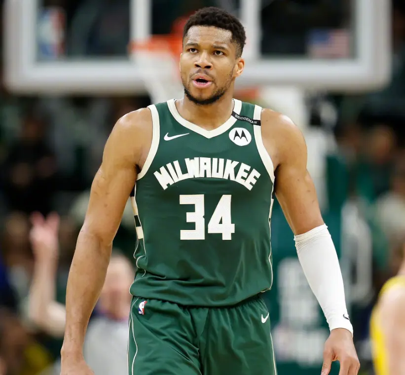 东契奇创, 东契奇是需, 亚历山大身