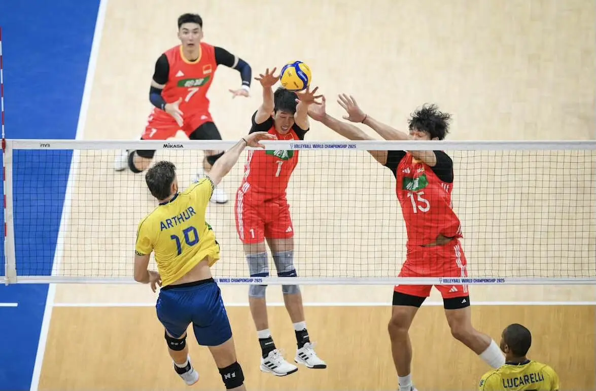 不少球迷表 不少球迷表