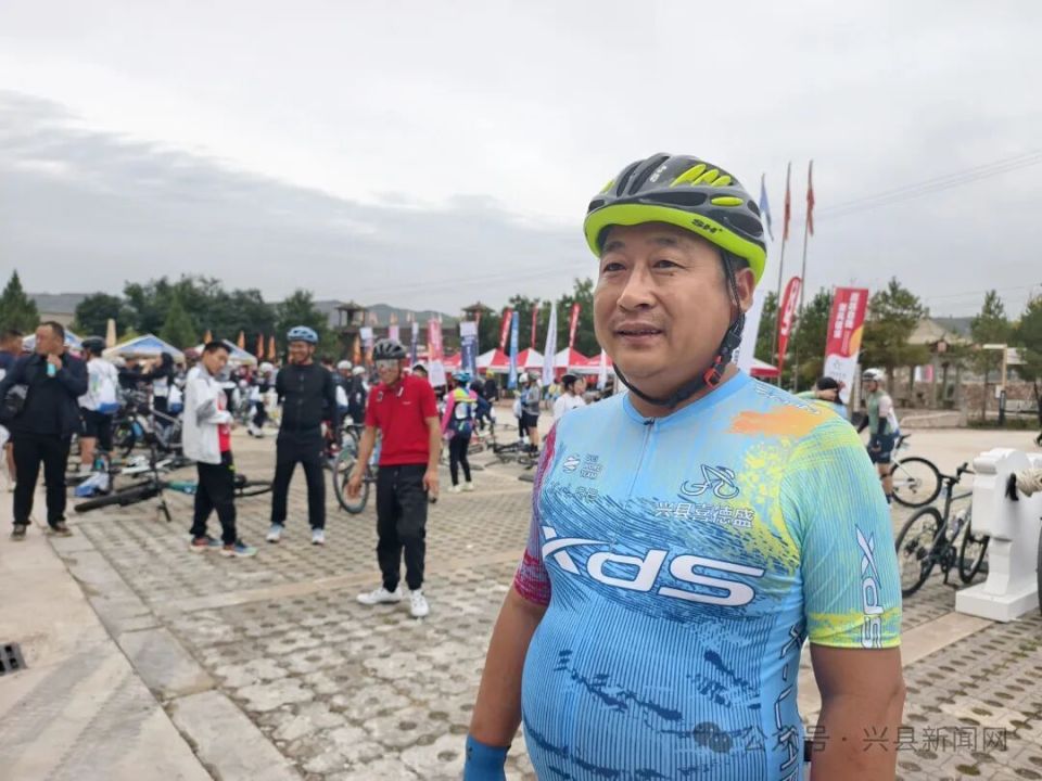 骑游这一群, Qojf